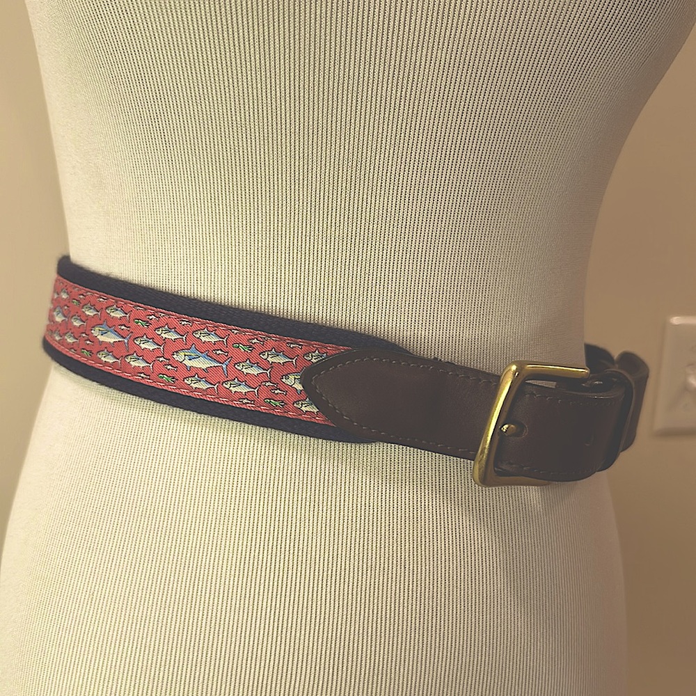 Vineyard vines belt